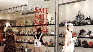 Μείωση του τζίρου κατά τις θερινές εκπτώσεις για 8 στις 10 επιχειρήσεις