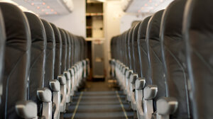 Επιβίβασαν σε πτήση νεκρή γυναίκα λέγοντας πως είναι απλώς κουρασμένη!