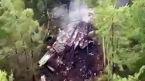 Ρωσία: Βίντεο από τον εντοπισμό του αεροσκάφους - Οι διασώστες αντικρίζουν το φλεγόμενο κουφάρι του