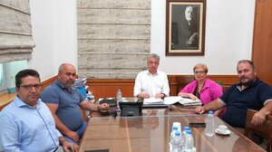 Υπογραφή Αρναουτάκη σε τριετή σύμβαση μεταφοράς μαθητών της Π.Ε. Ρεθύμνου 