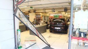 Νίκαια: Εκτός κινδύνου τα παιδιά που τραυματίστηκαν από αυτοκίνητο που έπεσε σε σούπερ μάρκετ