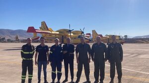 Δύο ιταλικά Canadair επιχειρούν για την κατάσβεση των πυρκαγιών στην Ελλάδα
