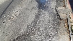 "Συνεχείς διαρροές και εγκατάλειψη στον δρόμο Αγίας Φωτεινής, στον Καρτερό"