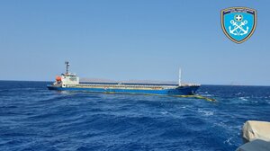 Σητεία: Ημιβυθίστηκε το φορτηγό πλοίο που είχε προσαράξει σε ύφαλο