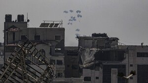 Λωρίδα της Γάζας: Από ψηλά φαίνεται μια περιοχή βυθισμένη στο σκοτάδι