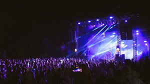 Αυλαία με έντονα συναισθήματα για το Matala Beach Festival 2025