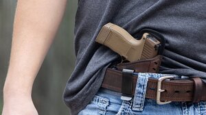 Κάθειρξη έως 8 έτη αν κουβαλάς «σιδερικό» ή μαχαίρι σε γάμους και πανηγύρια 