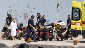 Αφήνουν την Κρήτη να γίνεται Λαμπεντούζα και δεν συγκινείται άνθρωπος!