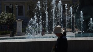 Κορυφώνεται το κύμα καύσωνα: Σήμερα η πιο «καυτή» ημέρα, υψηλές θερμοκρασίες ακόμη και τη νύχτα