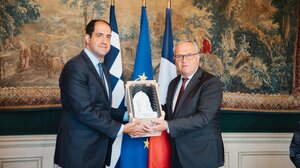 Στο Παρίσι ο Κεφαλογιάννης: Υπογραφή οδικού χάρτη συνεργασίας Ελλάδας - Γαλλίας για την Πολιτική Προστασία