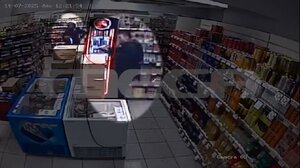 Τρόμος σε σούπερ μάρκετ στην Κυψέλη: 34χρονος άρπαξε μαχαίρι και άρχισε να αυτοτραυματίζεται