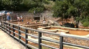 Το ιαματικό "κόκκινο νερό" με τις "θαυματουργές" ιδιότητες