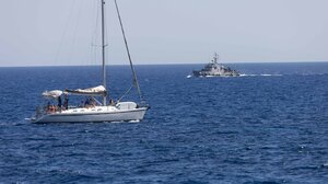 Νέα διάσωση αλλοδαπών νότια της Κρήτης - Πλεύρης: "Έγκλειστοι οι μετανάστες που ήρθαν από την Λιβύη - Δεν δικαιούνται άσυλο"