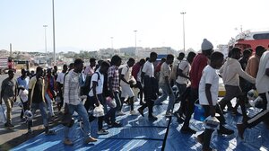 Χειροπέδες σε έναν 25χρονο για τους μετανάστες στη Γαύδο