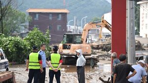 Τουλάχιστον 30 νεκροί εξαιτίας των ισχυρών βροχοπτώσεων στο Πεκίνο