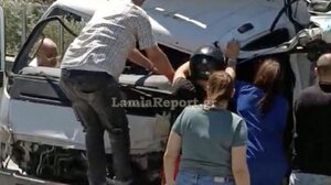 Τροχαίο στη Βοιωτία: Λύγισαν τις λαμαρίνες για να βγει από τη στραπατσαρισμένη καμπίνα! (ΒΙΝΤΕΟ)