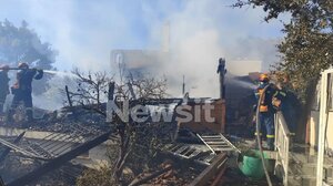 Μεγάλη φωτιά σε Ραφήνα και Πικέρμι με κατεύθυνση προς τα Σπάτα - Καίγονται σπίτια