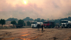 Φλέγονται Σμύρνη, Χατάι και Άδανα - Μάχη με τις συνεχείς αναζωπυρώσεις, πάνω από 30 συλλήψεις για εμπρησμό
