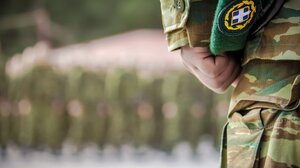 Σε διαθεσιμότητα με εντολή Δένδια στρατιωτικός που συνελήφθη για κατοχή ναρκωτικών