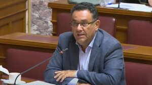 Συντυχάκης: Οι διατάξεις για την αθλητική βία αφήνουν στο απυρόβλητο την αιτία του προβλήματος, την εμπορευματοποίηση του αθλητισμού