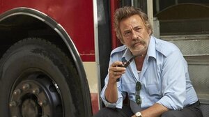 Ταινίες Πρώτης Προβολής: Η επιστροφή των δεινοσαύρων και το λεωφορείο των καταφρονεμένων