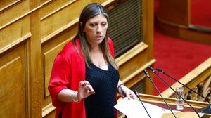 Άγριο επεισόδιο Κωνσταντοπούλου - Φλώρου στη Βουλή: "Με είπατε μαλ@@@@μένη;" 