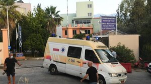 Φωτιά στην Αχαΐα: Συγκλονιστικά πλάνα από την εκκένωση του Καραμανδάνειου Νοσοκομείου και του Κωνσταντοπούλειου Γηροκομείου