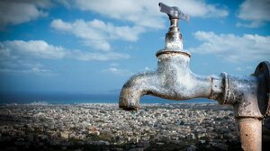 "Ξεχειλίζει" η οργή για την έλλειψη νερού στο Ηράκλειο - Πολίτες ζητούν εισαγγελική παρέμβαση