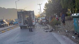 Λαμία: Τροχαίο με εκτροπή αυτοκινήτου -«Τυφλώθηκε» από τον ήλιο η οδηγός (βίντεο)