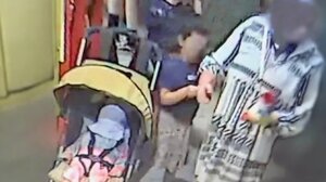 "Γλίστρησε, χτύπησε, και φοβήθηκα" - Σοκάρει η μητέρα του παιδιού που βρέθηκε νεκρό στο Παλαιό Φάληρο