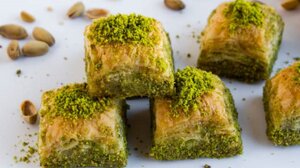 Εορτολόγιο: Ποιοι γιορτάζουν σήμερα 13 Αυγούστου