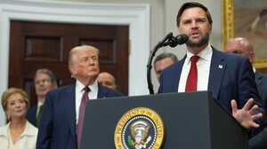 Τζέι Ντι Βανς: Οι ΗΠΑ θέλουν να «προγραμματίσουν» μια συνάντηση Τραμπ-Πούτιν-Ζελένσκι