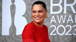 Jessie J: Ξανά στο χειρουργείο για τον καρκίνο του μαστού - Αναβάλλεται η περιοδεία της 