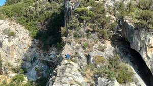 Κέρκυρα: Σώος απεγκλωβίστηκε ο τουρίστας που είχε εγκλωβιστεί σε δύσβατο σημείο στην Παλαιοκαστρίτσα