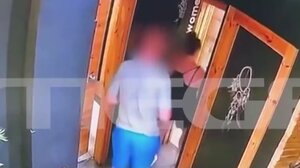 Ηράκλειο: Καρέ καρέ η κλοπή τσάντας από τουαλέτα καταστήματος εστίασης (βίντεο)