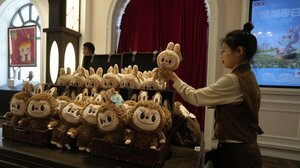 Στο στόχαστρο ληστών οι viral κούκλες Labubu