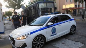 Τρεις ανήλικοι γρονθοκόπησαν 16χρονο στην Καλαμαριά