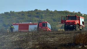 Ηράκλειο: Του πέρασαν χειροπέδες για την πυρκαγιά σε οικοπεδικό χώρο