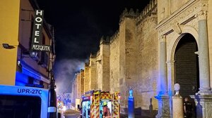 Πυρκαγιά στο ιστορικό τζαμί-καθεδρικό της Κόρδοβας - Σώθηκε το μνημείο