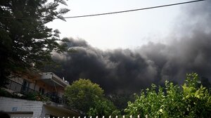 Φωτιά στην Πάτρα: Στο Παμπελοποννησιακό στάδιο θα φιλοξενηθούν όσοι άφησαν τα σπίτια τους