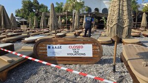 ΑΑΔΕ: Λουκέτο και πρόστιμο σε γνωστό beach restaurant στην Ρόδο    