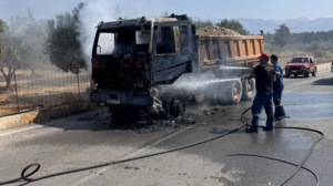 Κάηκε ολοσχερώς φορτηγό στον Αποκόρωνα 