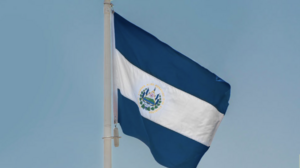 Ελ Σαλβαδόρ: Η νέα υπουργός Παιδείας επιβάλλει αυστηρή πειθαρχία στα σχολεία