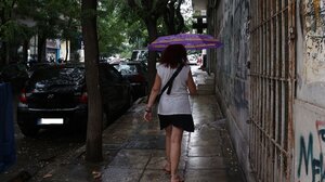 Καιρός: Βροχές και ζέστη, στα δύο «κομμένη» η χώρα το Σαββατοκύριακο 