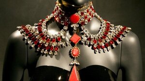 Η έκθεση «Masters of Light» του Swarovski μεταφέρεται στο Χόλιγουντ