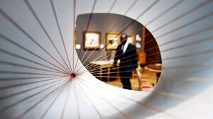 Γλυπτό της Μπάρμπαρα Χέπγουορθ παραμένει στο Ηνωμένο Βασίλειο