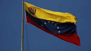 Η Βενεζουέλα στέλνει ενισχύσεις στα σύνορά της με την Κολομβία