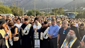 Ρέθυμνο: Λιτανευτική κάθοδος της Παναγίας Χαρακιανής