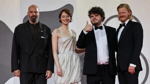 Καταχειροκροτήθηκε ο Γιώργος Λάνθιμος στην πρεμιέρα της ταινίας «Bugonia» στην Βενετία