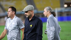 Γιούχα στο Παγκρήτιο μετά τη βαριά ήττα του ΟΦΗ - «Παραιτήσου», φώναζαν στον Ράσταβατς (VIDEO)